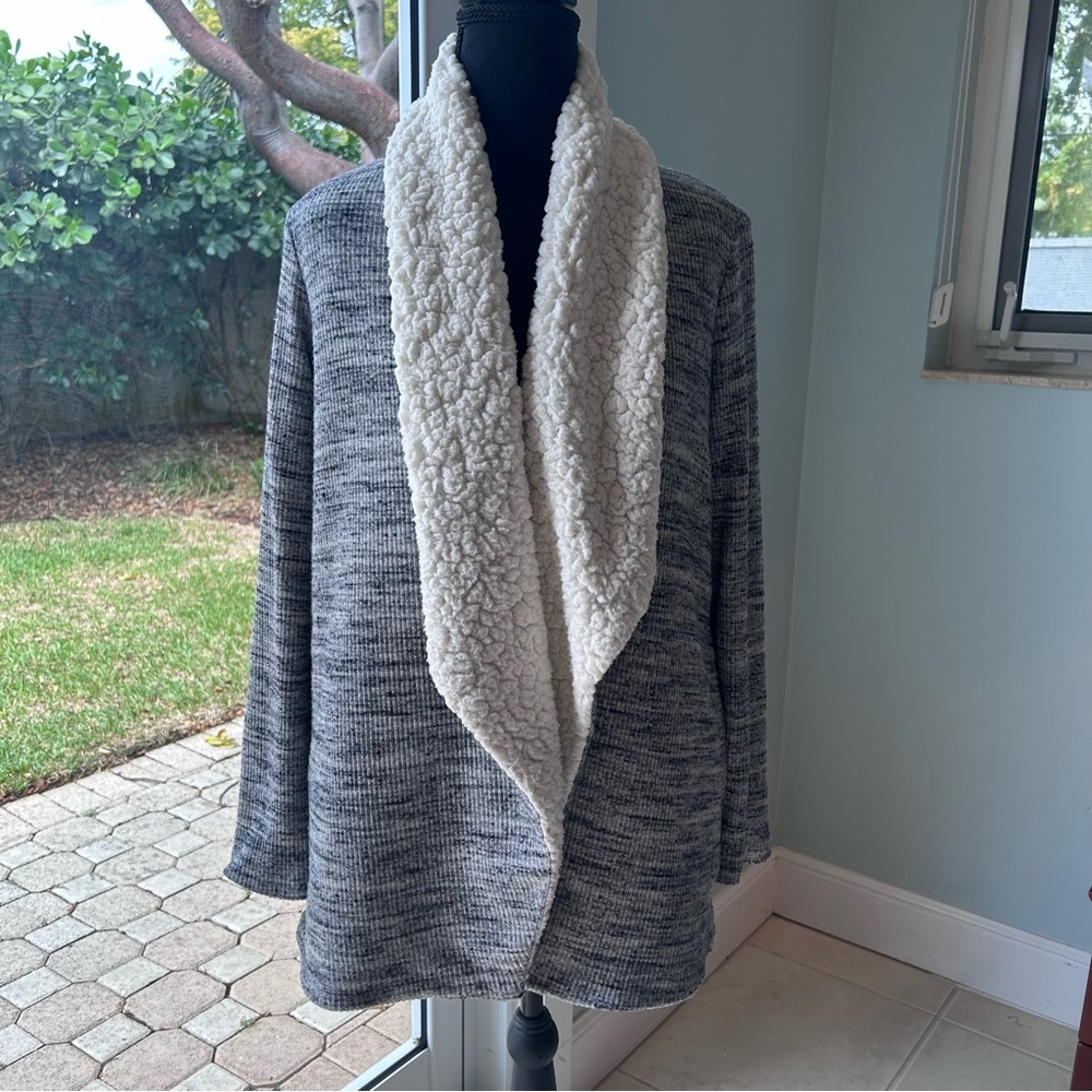 Splendid Cozy Open-Front Gray Sherpa-Trim Sweater